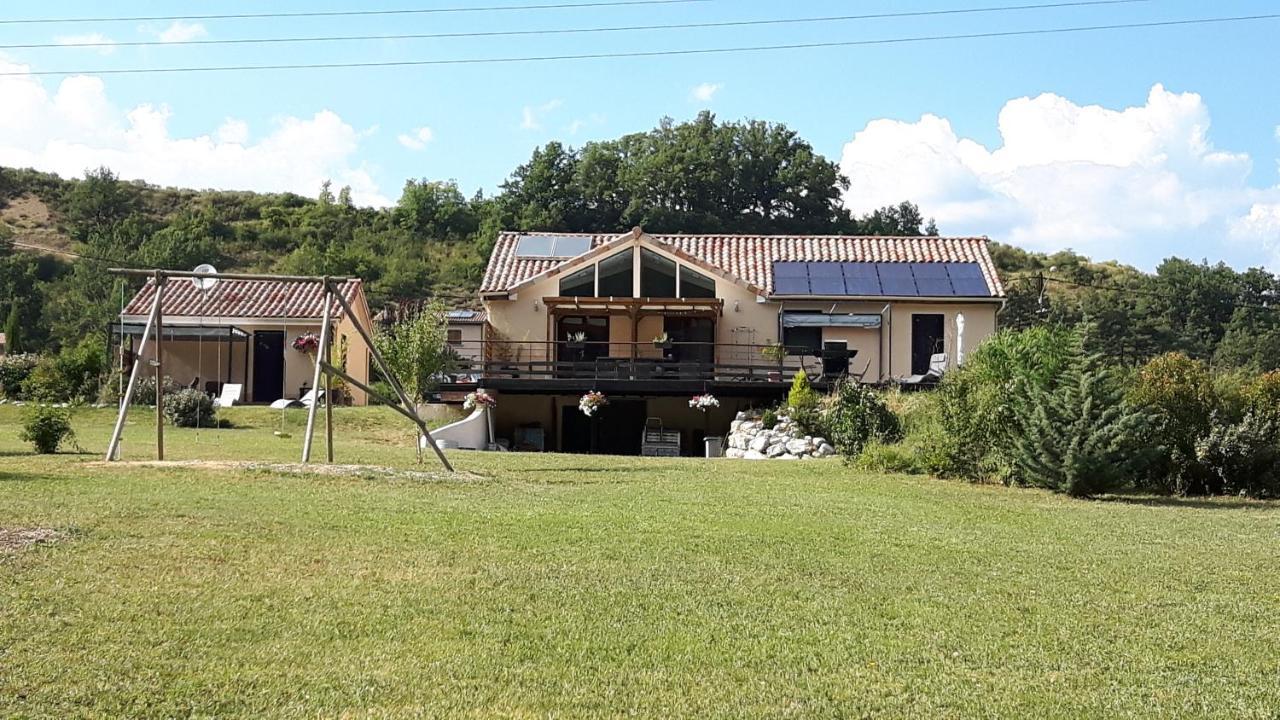 Le Petit Nid Douillet Bed & Breakfast Trescleoux Exterior photo